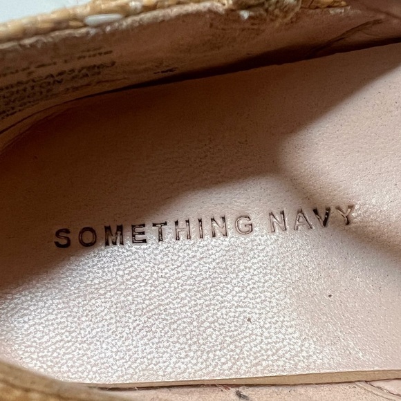 SOMETHING NAVY Toddler Yellow and White Dot Mary Jane’s - size 7 - Picture 9 of 10